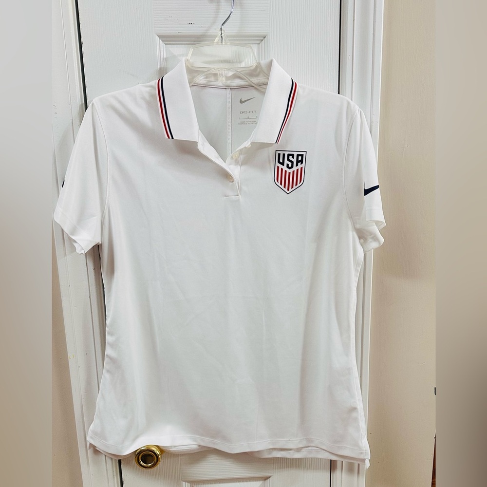 Soccer women’s Nike White Dri-FIT Polo NWOT (mix26)